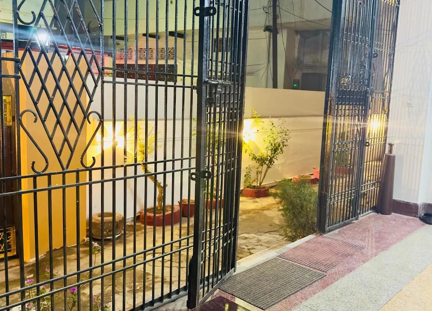 ורנאסי Tripathi'S Pavilion 0*,